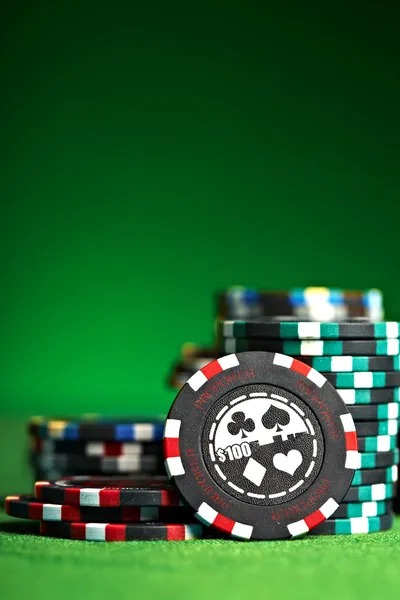 royal1000 mobile app interface showing slot games and live casino options